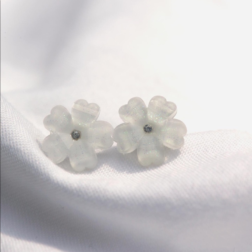 Dainty Flower Studs